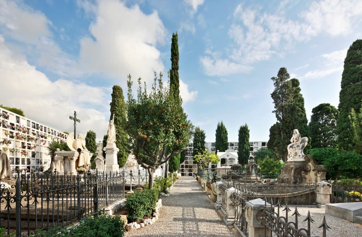 El cementerio